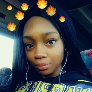 Meet your Posher, Kori